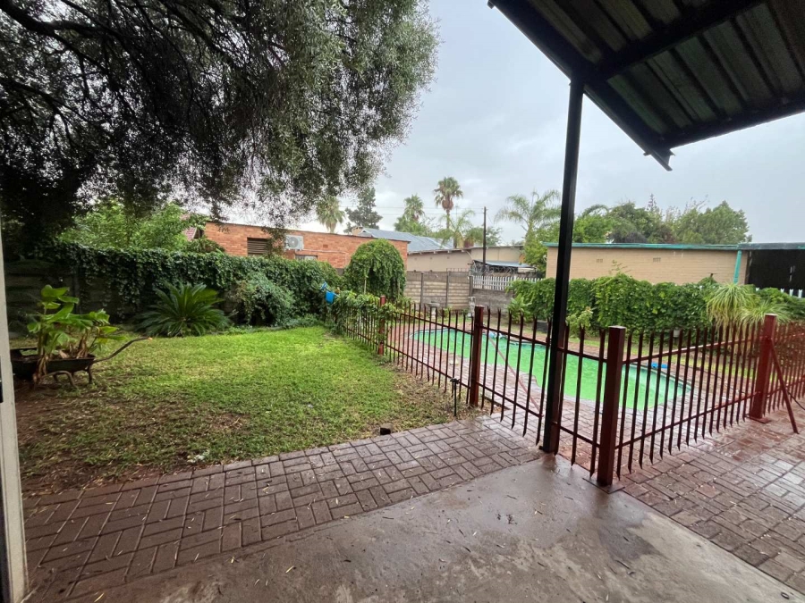 5 Bedroom Property for Sale in Die Rand Northern Cape